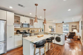 Sizable Screened in Porch w Luxury Kitchen and Bath